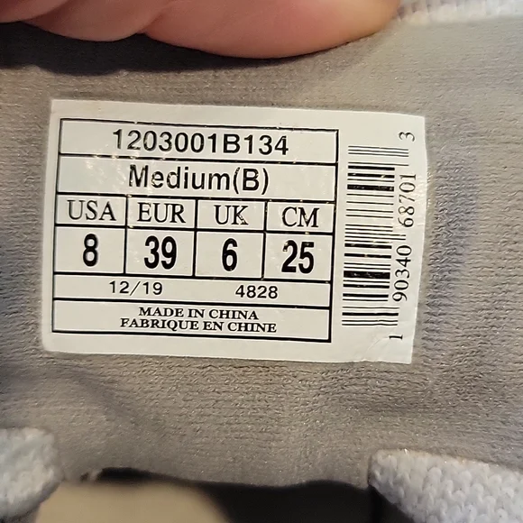 WOMEN'S Brooks LEVITATE 3 running shoes  size 8 GREY - Picture 3 of 10